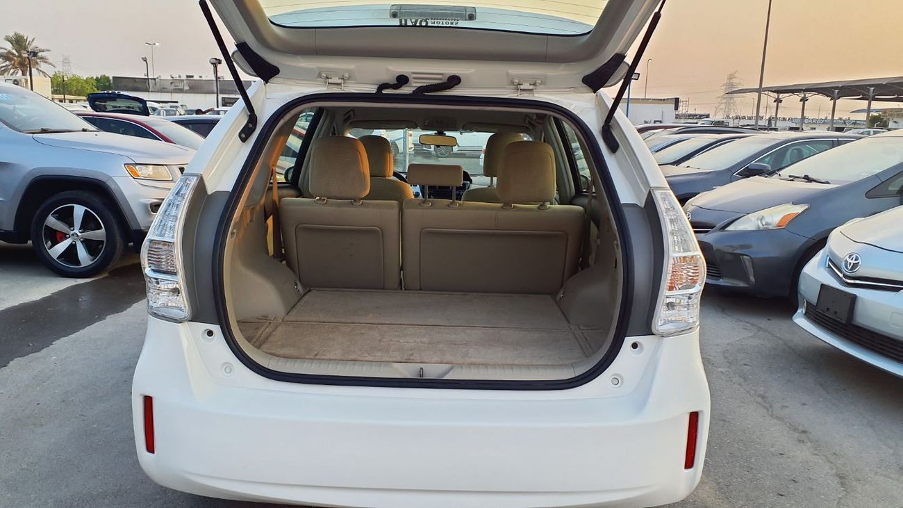 تويوتا برياس Toyota Prius Alpha