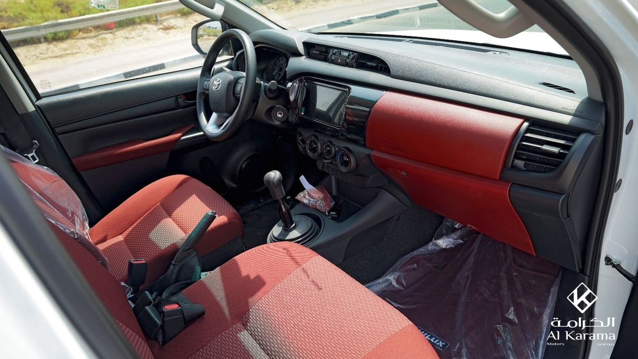 Toyota Hilux 2.4L | DLX | Manual 4x4 | 6 Seater | GCC | Power Mirror