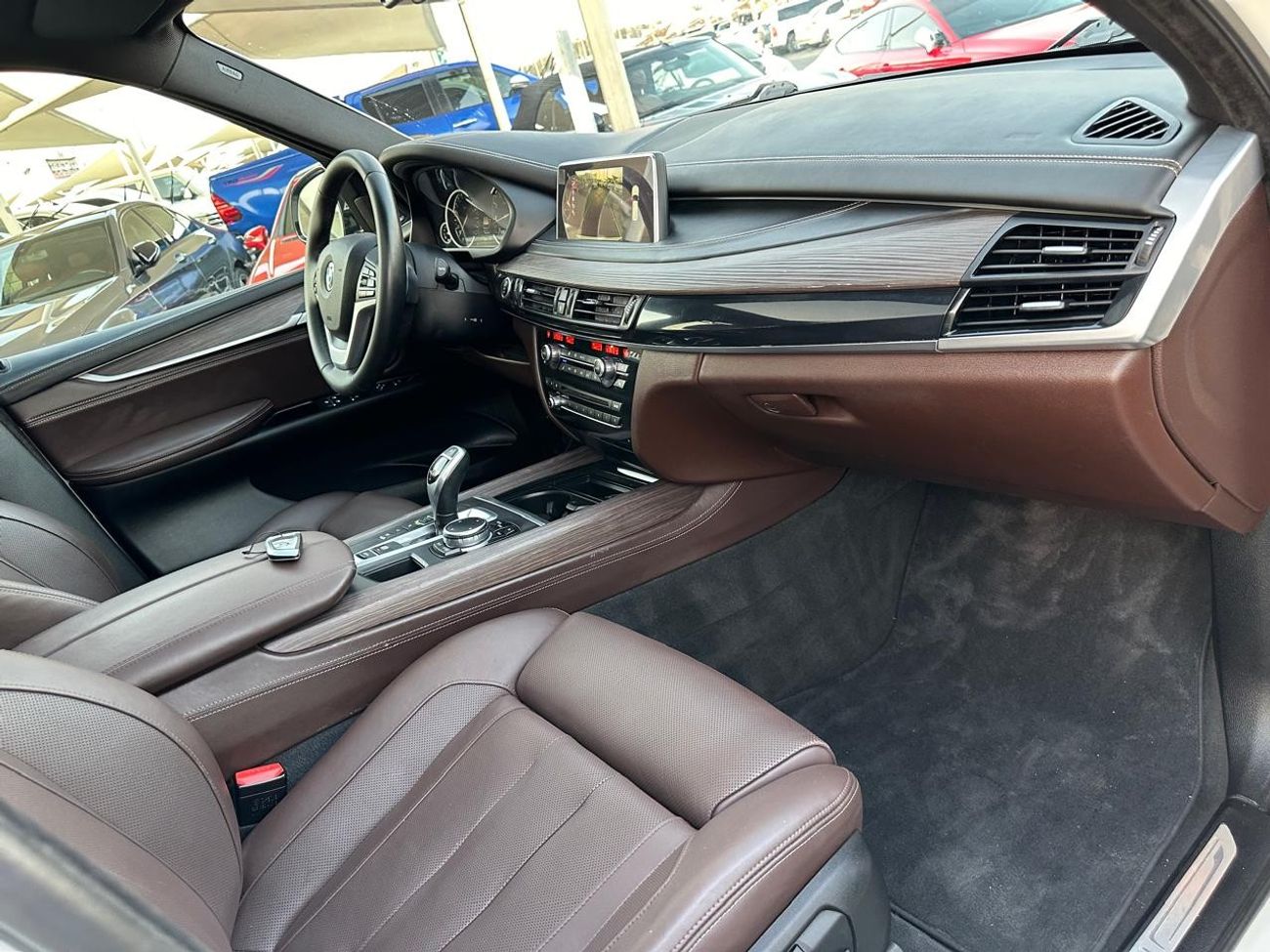 بي أم دبليو X5 50i لاكجري