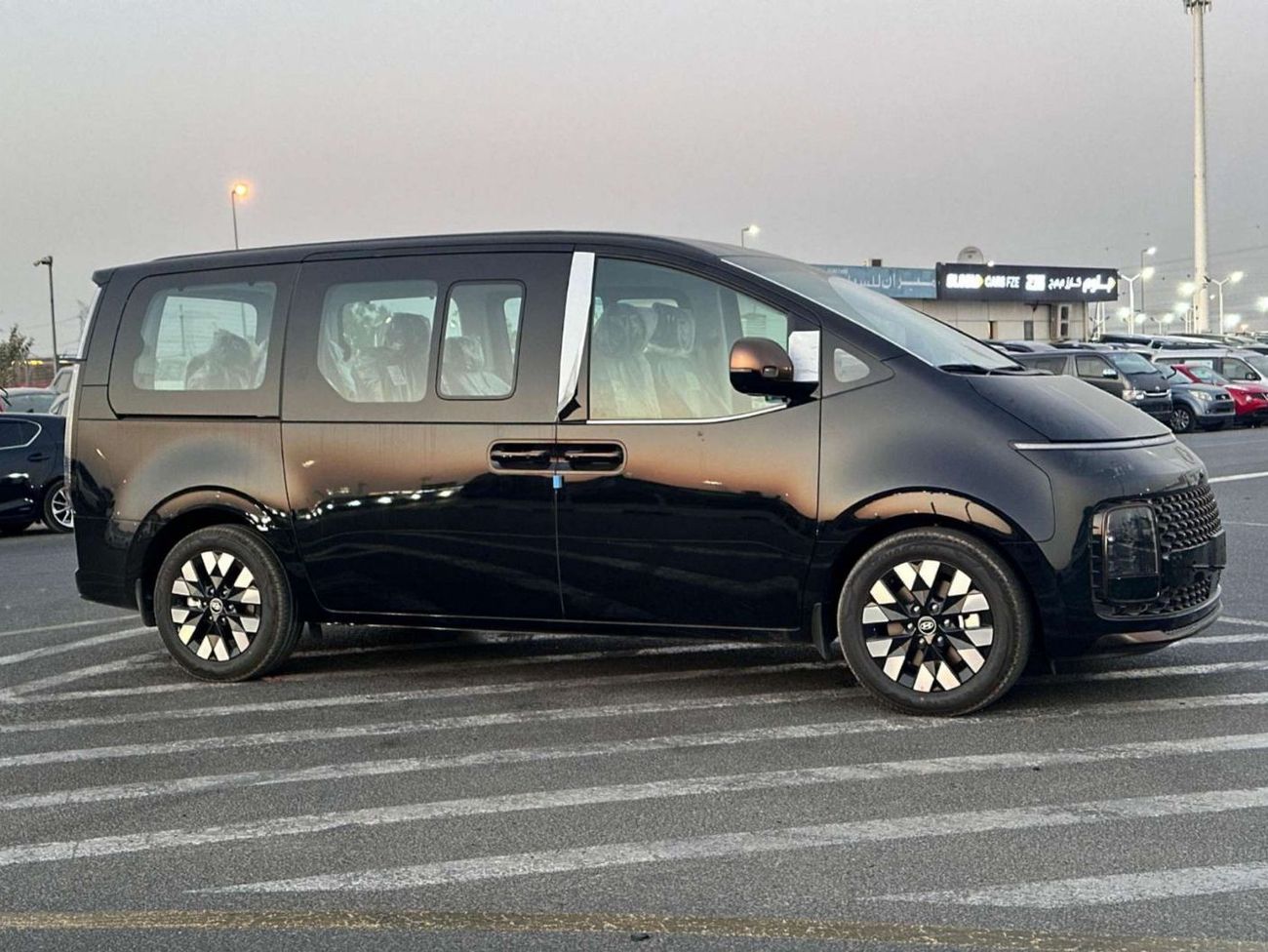 Hyundai Staria HYUNDAI STARIA 2.2L 4WD DIESEL MINIVAN 2025