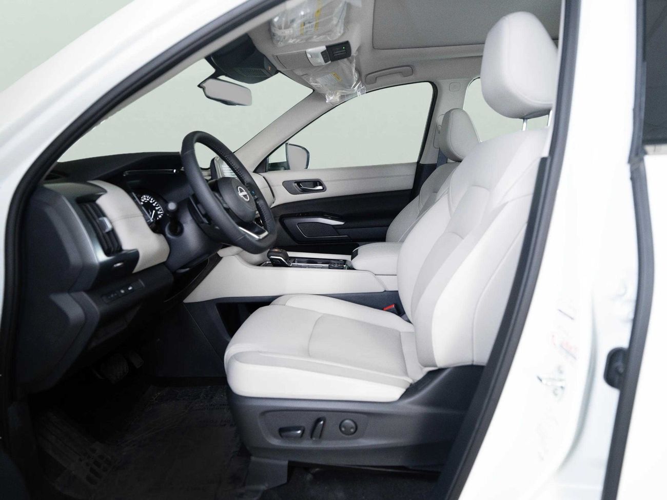 Nissan Pathfinder SV 3.5L (260 HP) 4WD SV 3.5