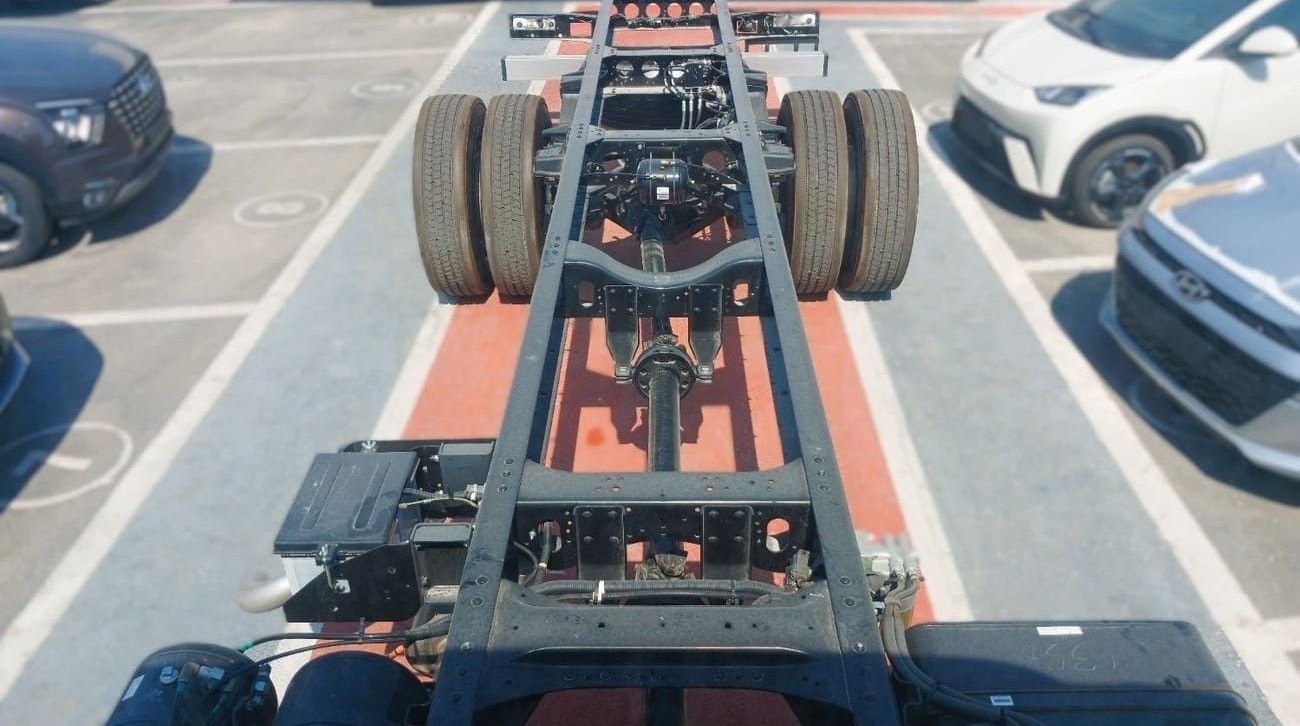 إيسوزو FVR 18 TON 4x2 Chassis 2024YM