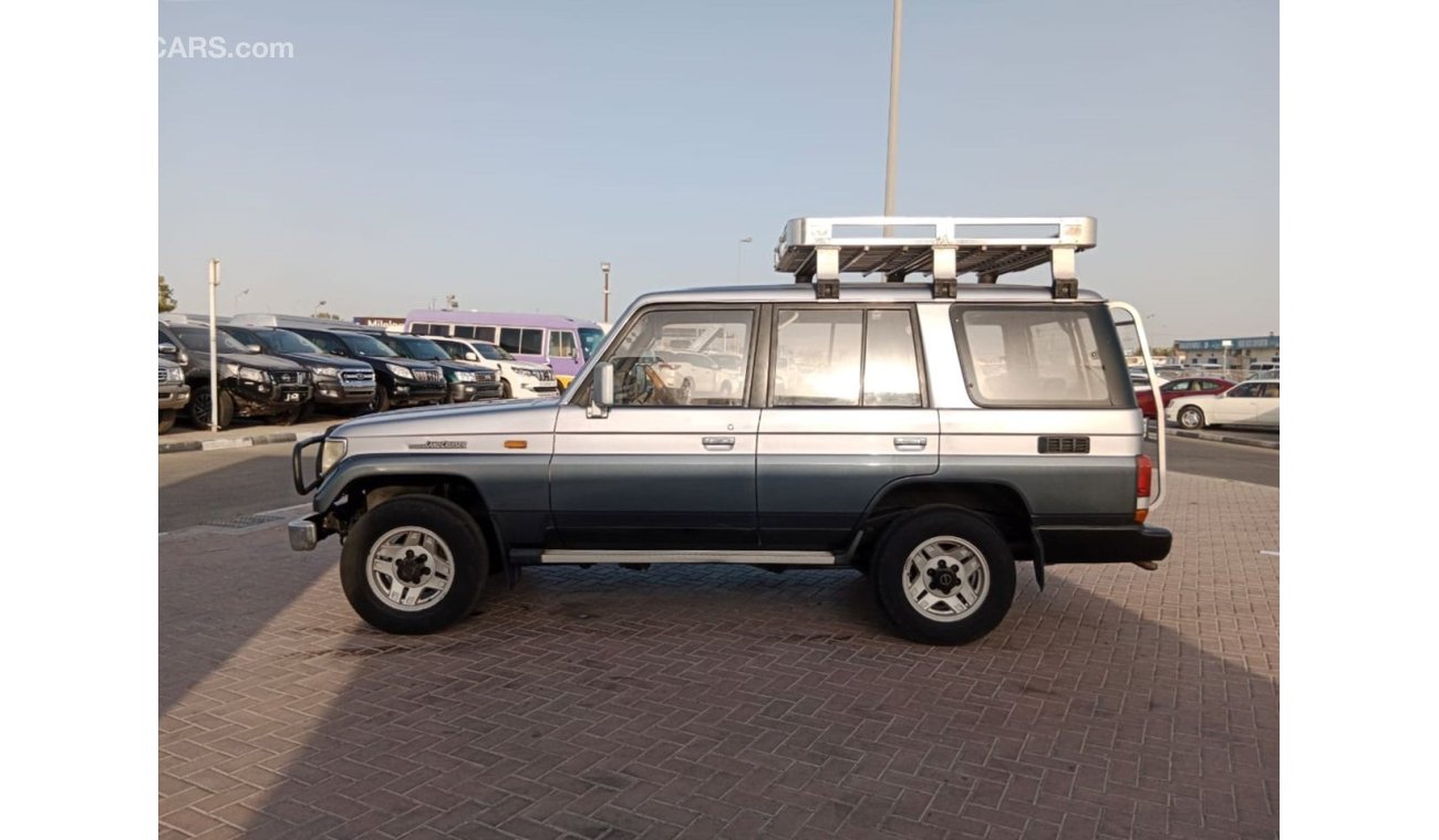 Toyota Land Cruiser Hard Top TOYOTA LAND CRUISER RIGHT HAND DRIVE (PM1305)