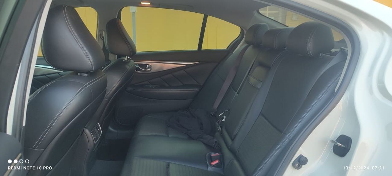 إنفينيتي Q50 Premium 3.0L (300 HP)