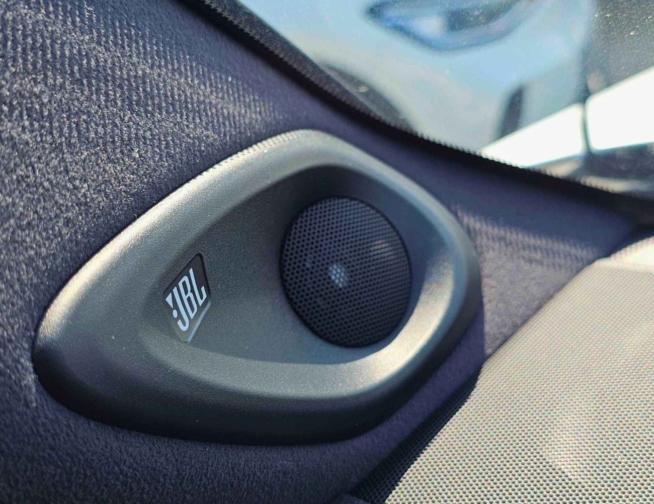 Toyota Land Cruiser VXR LC300 TWIN TURBO / 3.3L DIESEL V6 / LEATHER, SUNROOF / FULL OPTION (CODE#LCDVXRH)