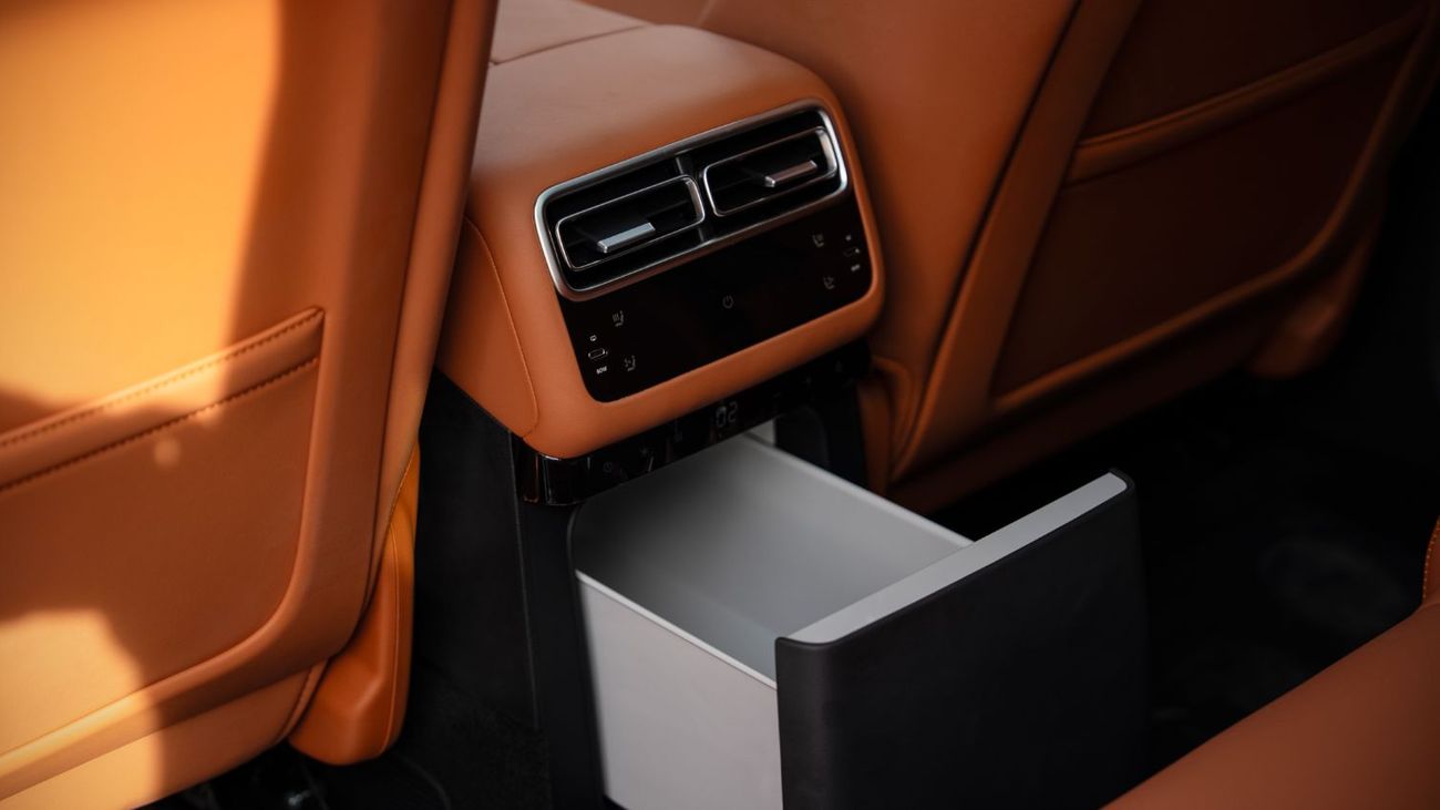 Li Auto L6 Max 1.5L - White Inside Orange | Export Only