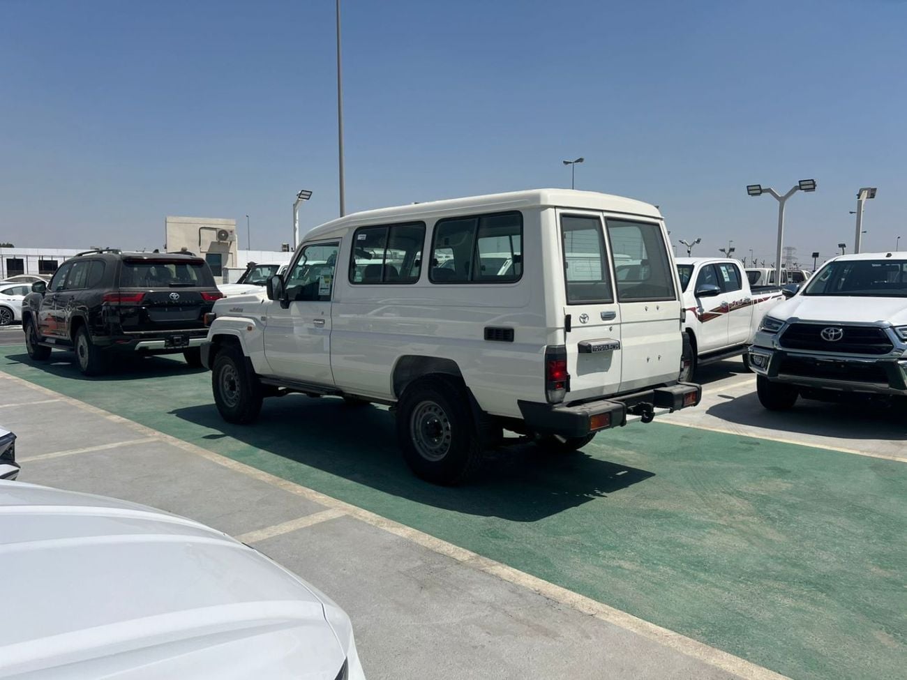 Toyota Land Cruiser 70 LC 78 HARDTOP 2.8L MT