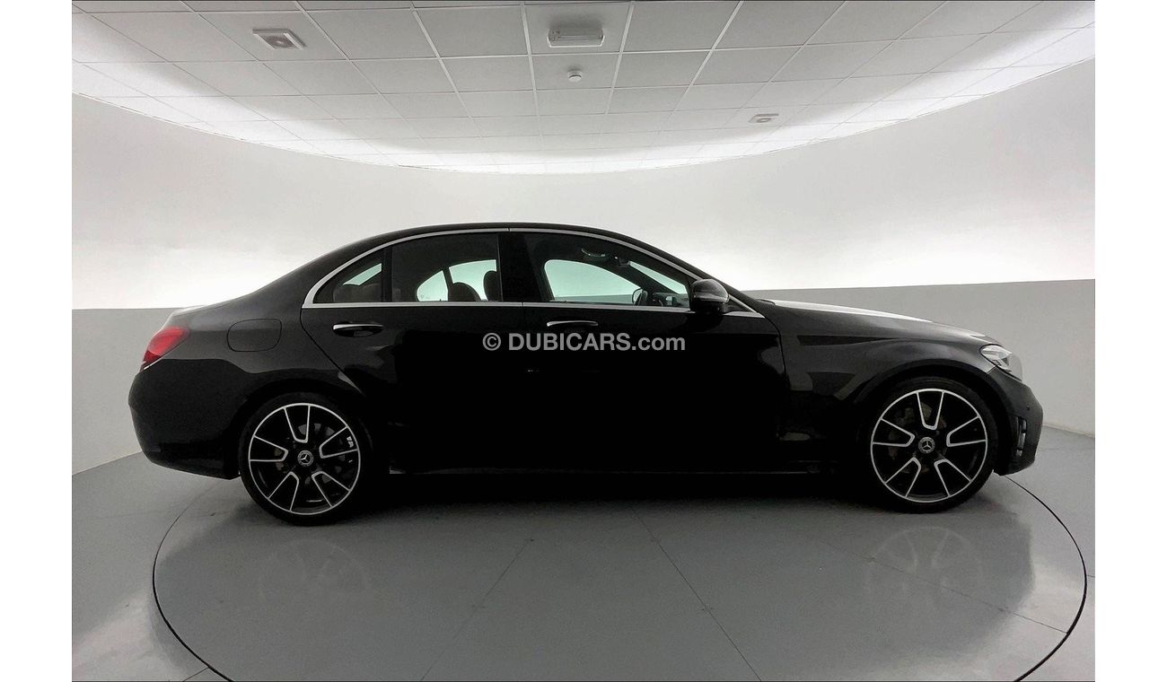 Mercedes-Benz C 200 Premium (AMG Line)