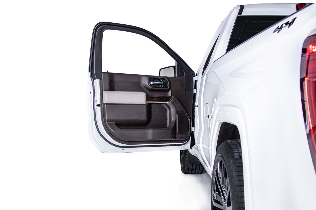 GMC Sierra 5.3L V8 AT4 Regular Cab (AWD) SLE - Very Well Maintained - Under Dealer Warranty - GCC Specification