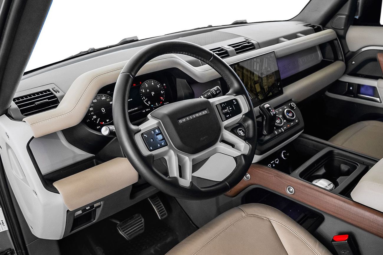 لاند روفر ديفندر 110 SE P300 2.0L