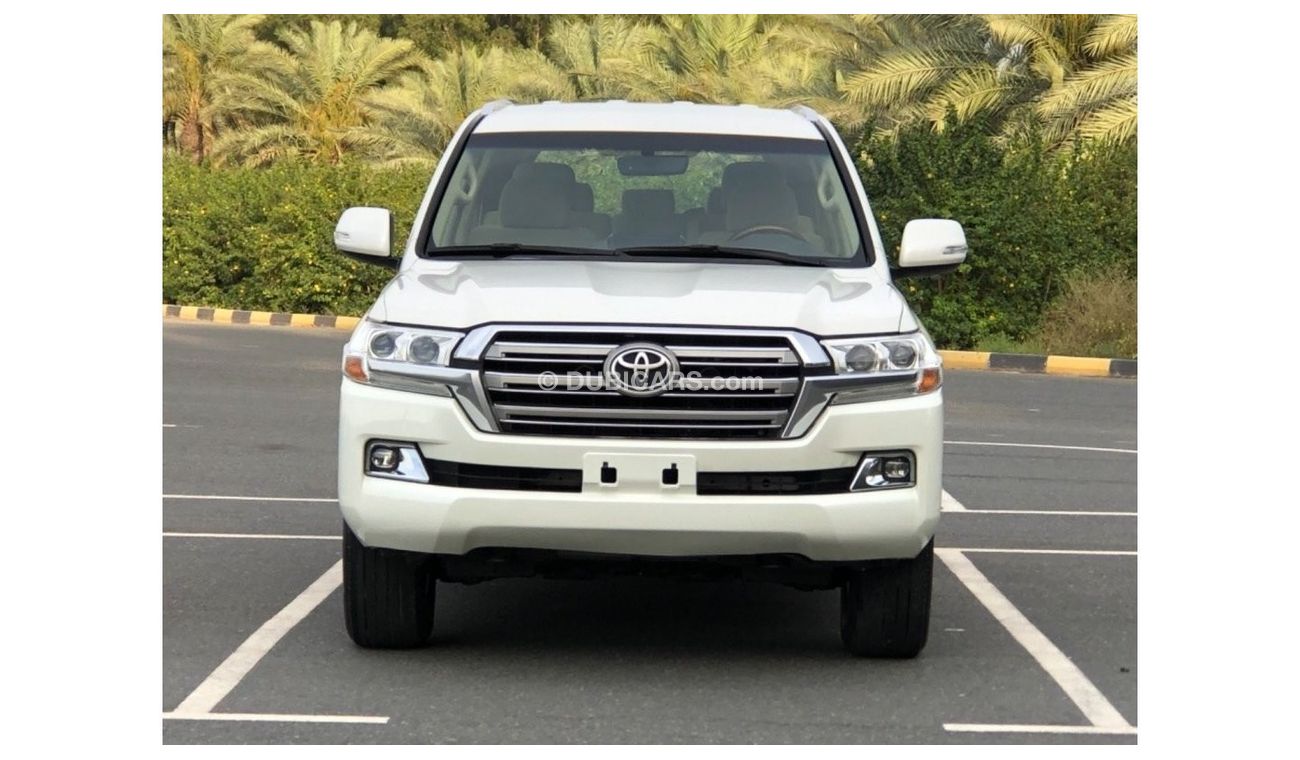 Toyota Land Cruiser GXR MODEL 2016 GCC CAR PERFECT CONDITION INSIDE AND OUTSIDE FULL ELECTRIC CONTROL STEERING CONTROL B