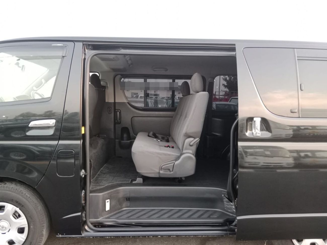 Toyota Hiace TOYOTA HIACE VAN RIGHT HAND DRIVE(PM74575)