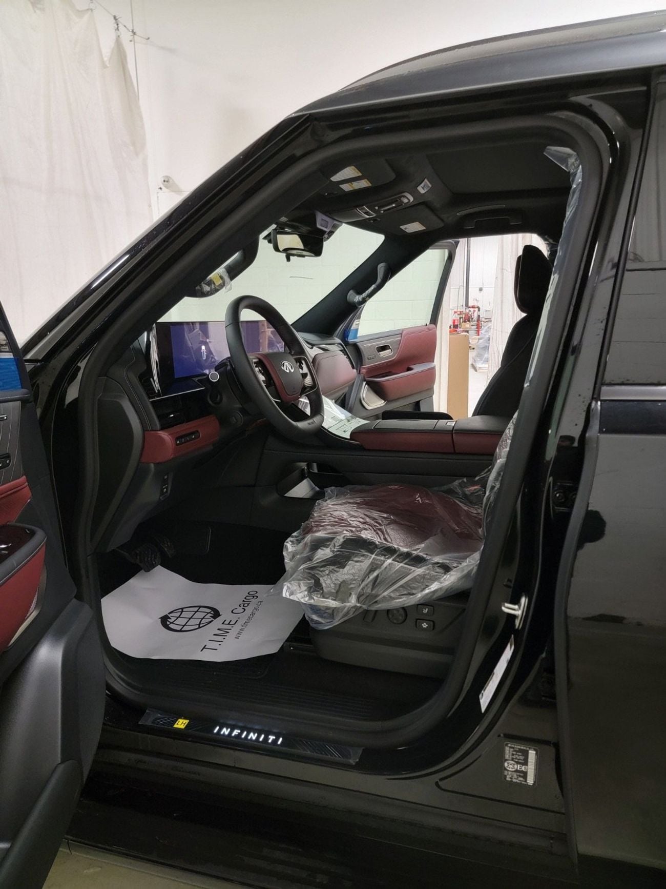 Infiniti QX80  Captain Chairs 3.5L