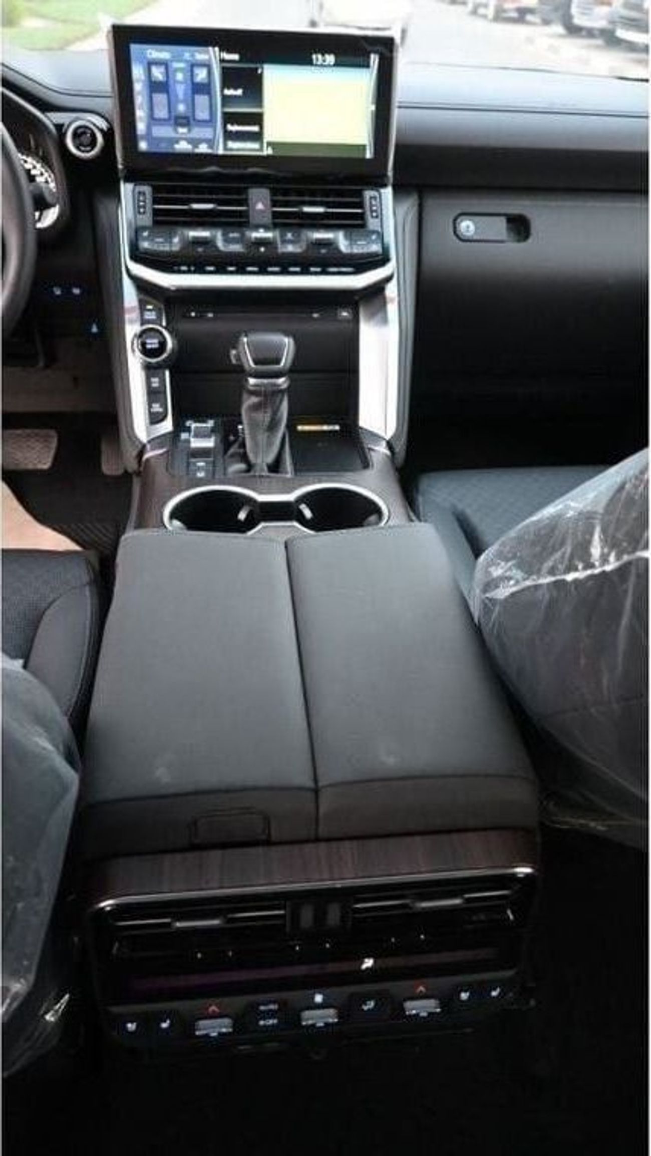 Toyota Land Cruiser TOYOTA LC300 3.3L VX+ DIESEL 6CYL. 7SEATER EUROPE FULL OPTION 2022MY