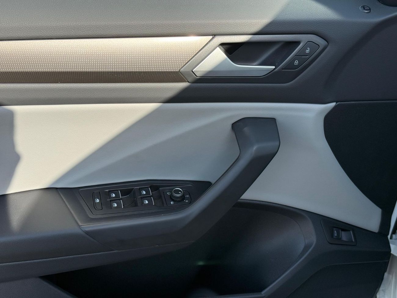 فولكس واجن T ROC 300TSI Black Edition 1.5L Petrol 2025 Export Price @ 72,500 AED