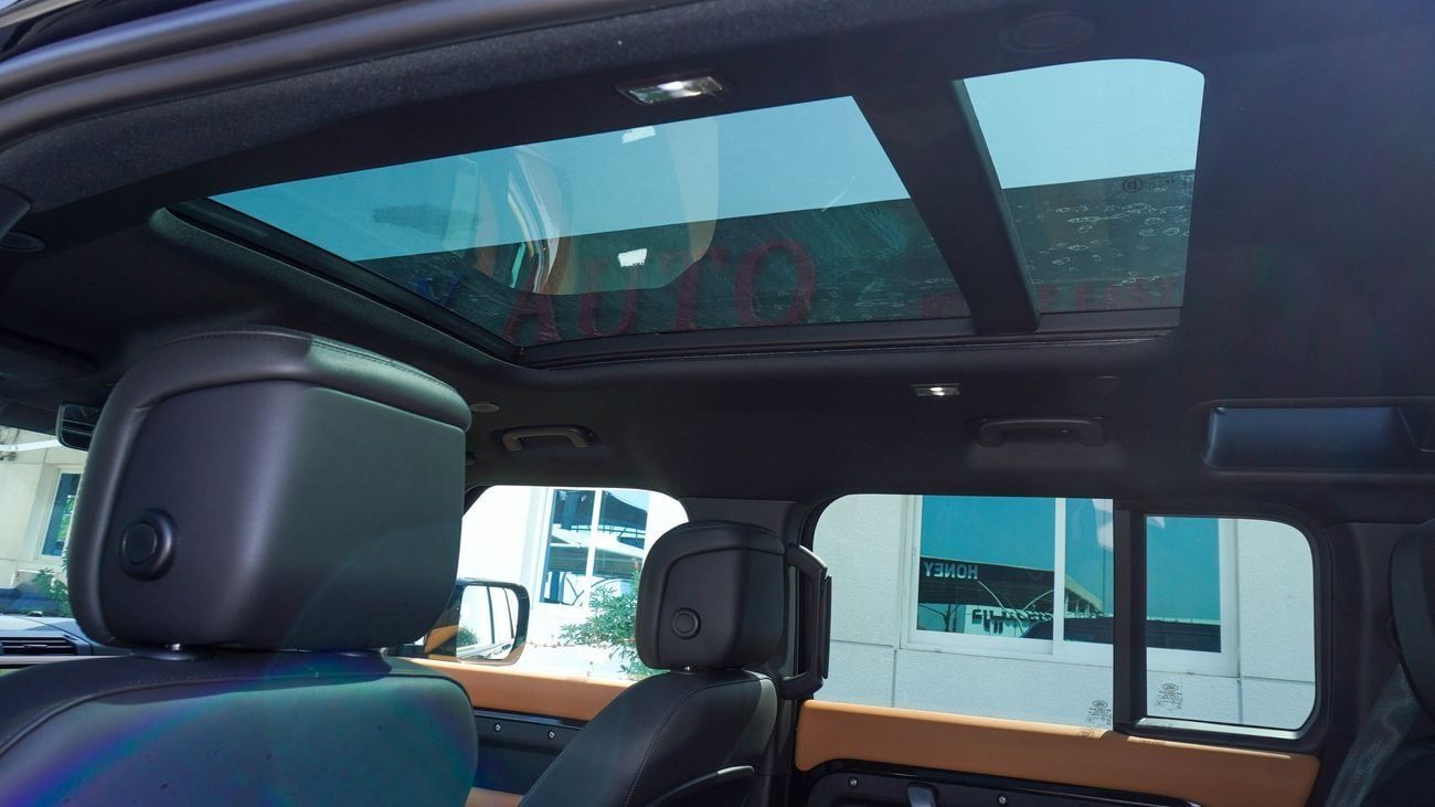 لاند روفر ديفندر HSE P300 X DYNAMIC 2.0L
