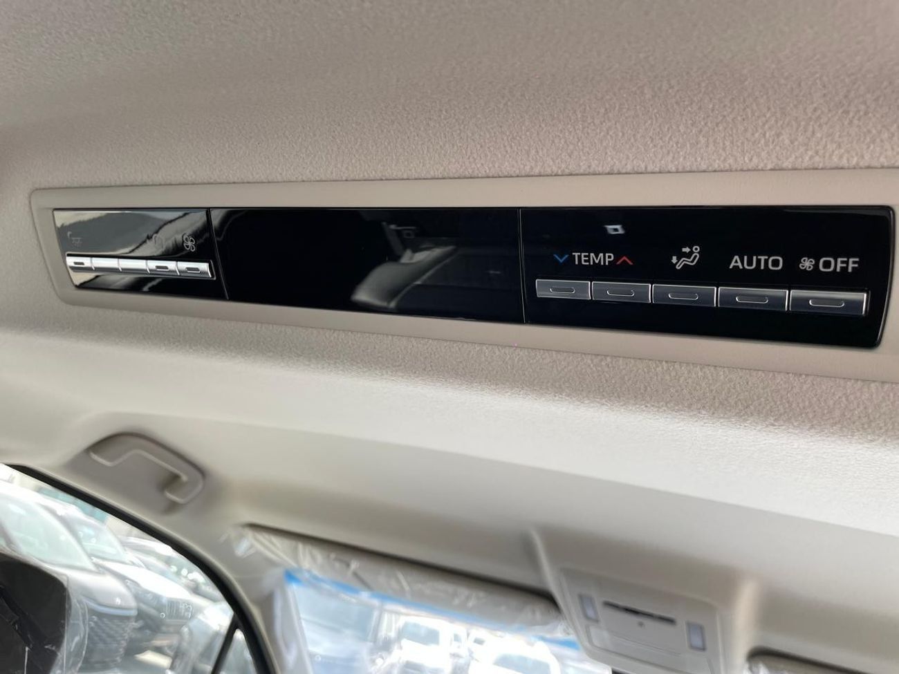 Toyota Granvia Toyota Granvia 2.8L Turbo Diesel!!! 2022 Best price for export!!!