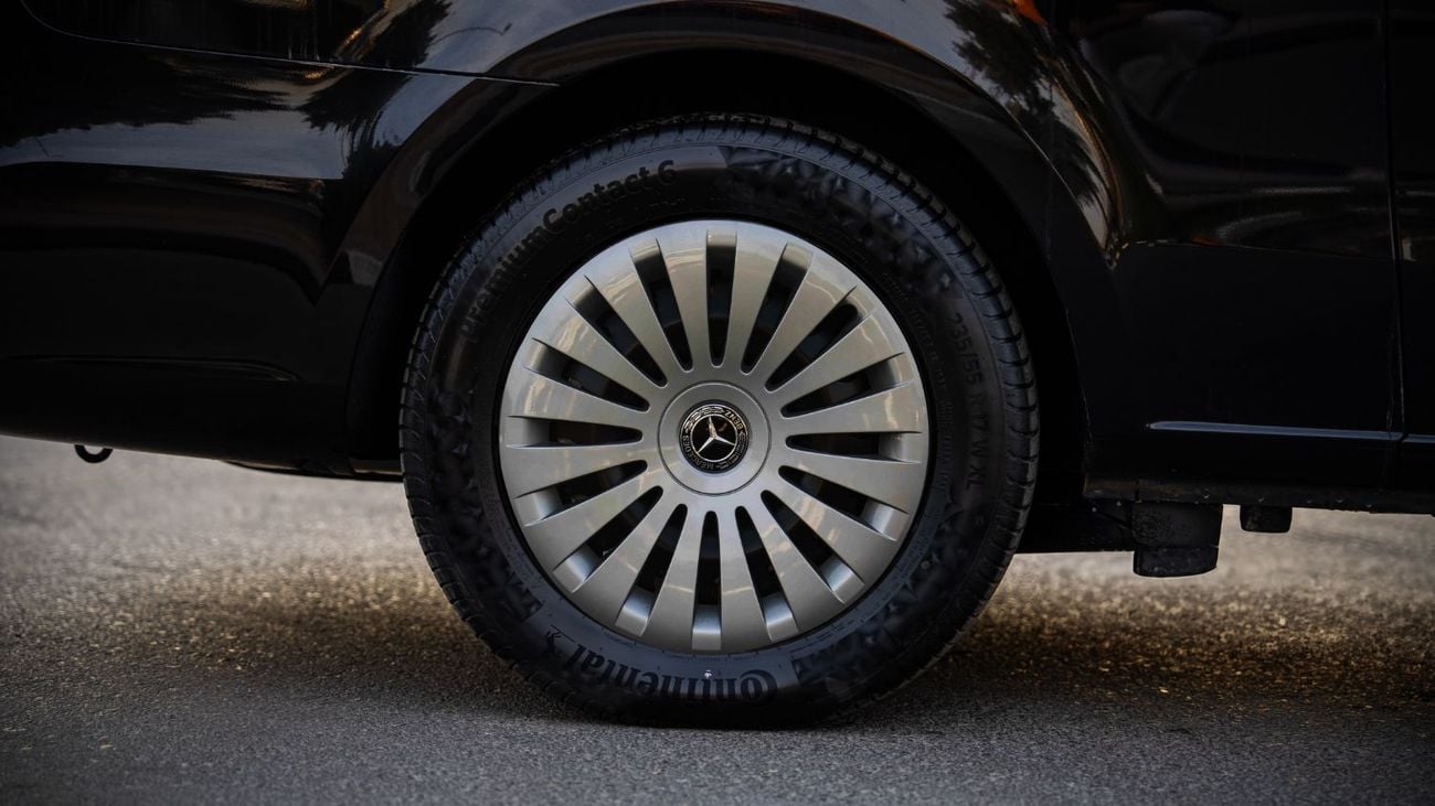 Mercedes-Benz V 300 2025 Mercedes Benz V300 Extra Long 2.0 - Black Inside Black | Export Only