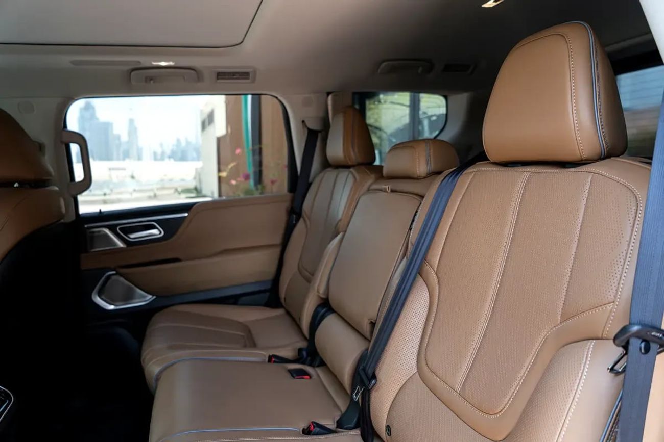 Infiniti QX80 Sensory 8 5.6L Infiniti QX80 2025