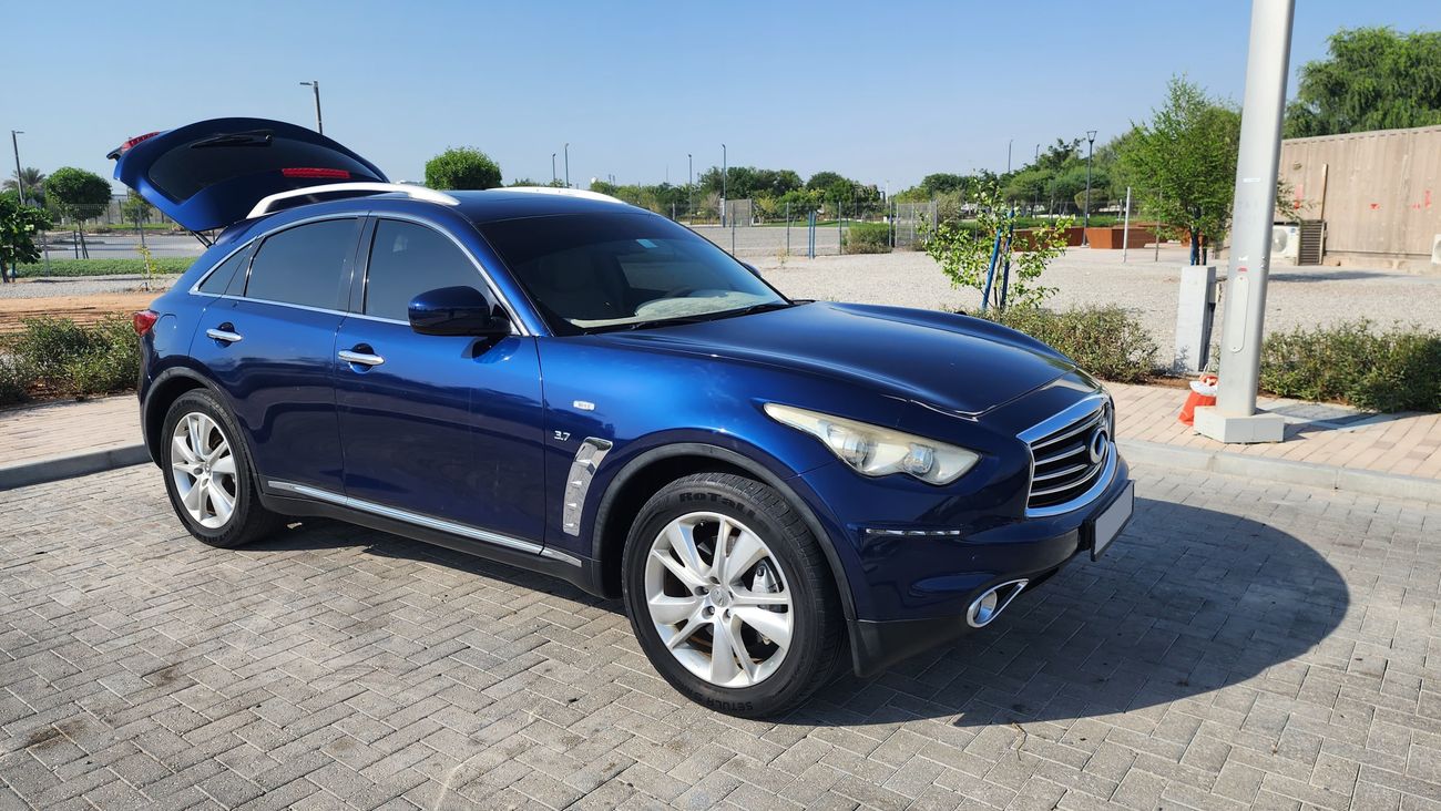 Infiniti QX70 Luxury