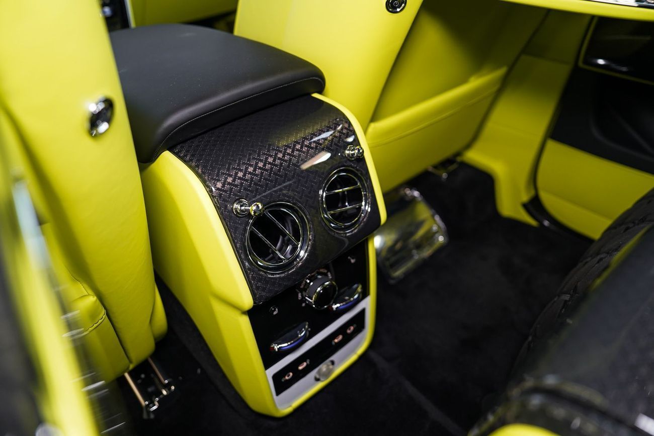 Rolls-Royce Cullinan BLACK BADGE DUALITY SEATS