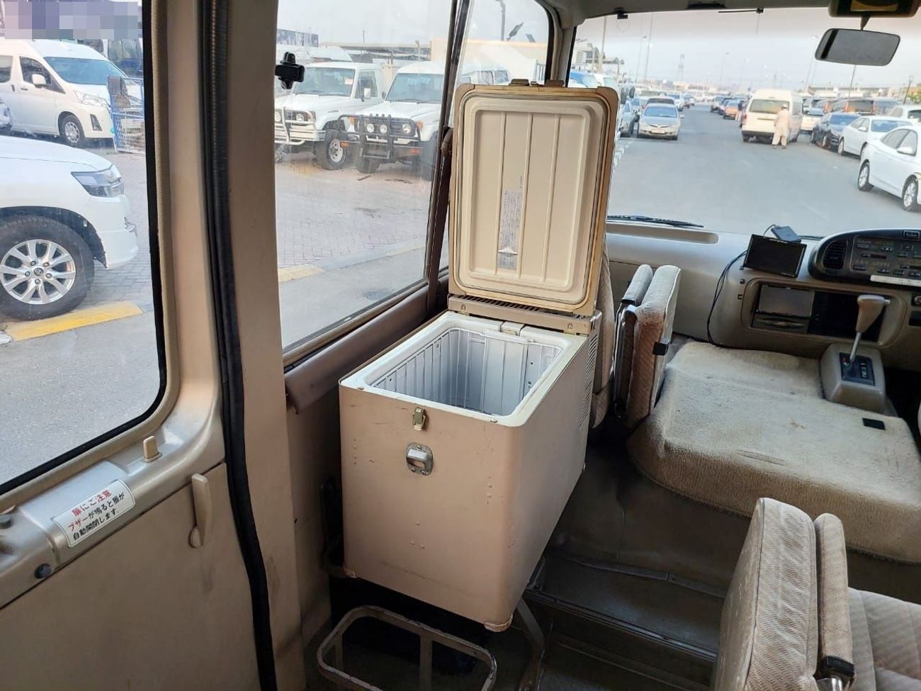 Toyota Coaster TOYOTA COASTER BUS RHD 1996 MODEL 4.1 L DIESEL AUTOMATIC(PM04049)