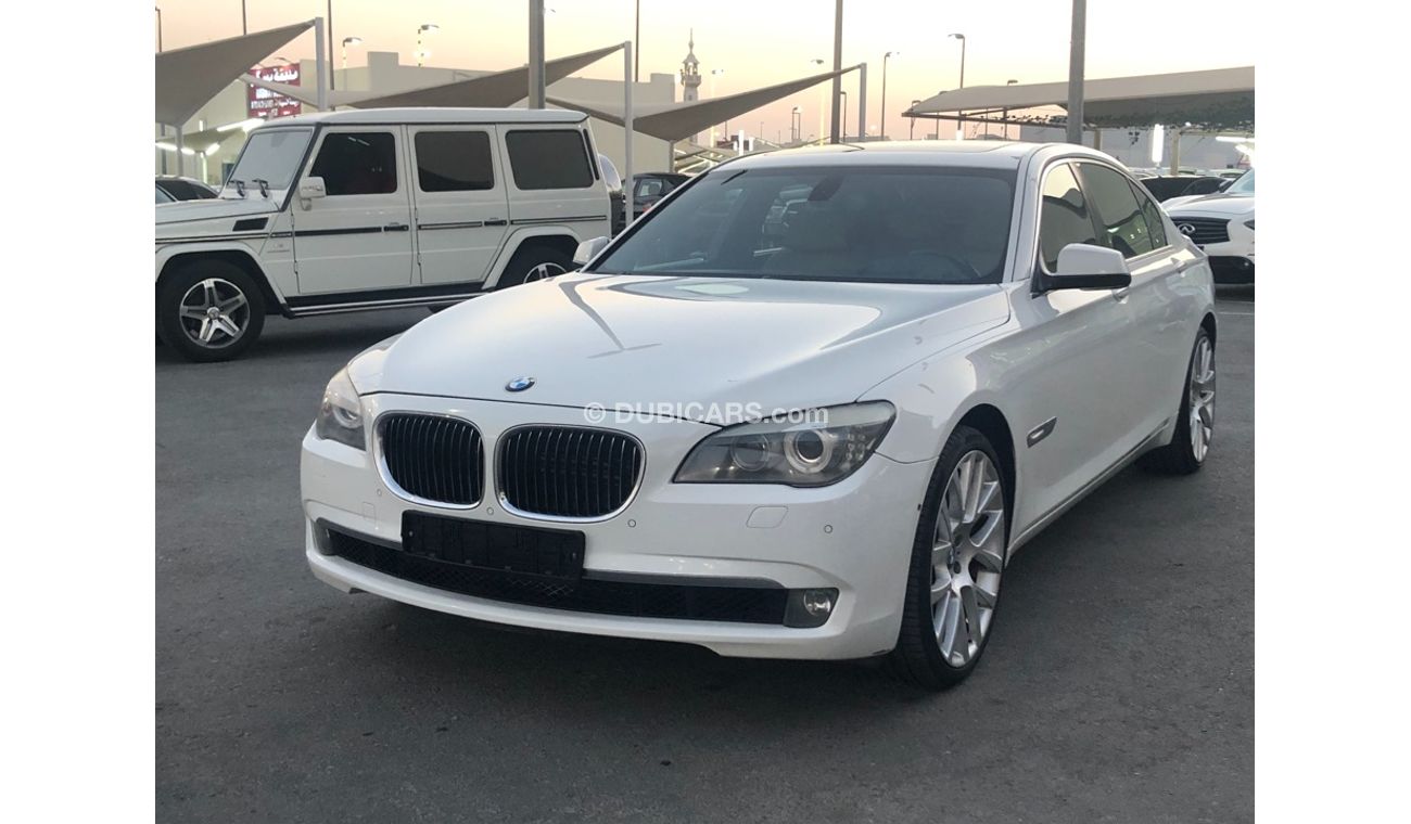 BMW 750Li BMW 750 model 2012 GCC car prefect condition full option sun roof leather seats back camera back air