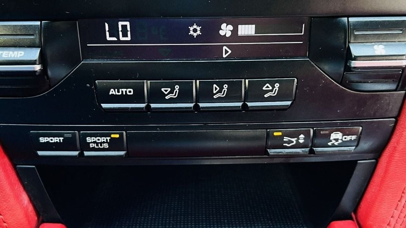 Porsche 718 Boxster Std PORSCHE BOXSRER 2012 | GCC | FSH | LOW MILEAGE | NO ACCIDENT | MINT CONDITON