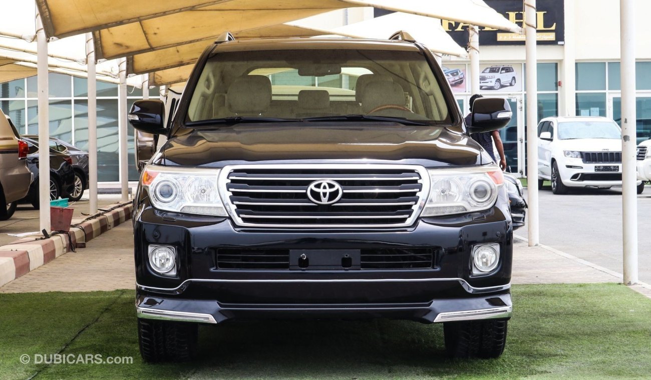 Toyota Land Cruiser GXR V8 With 2017 body kit