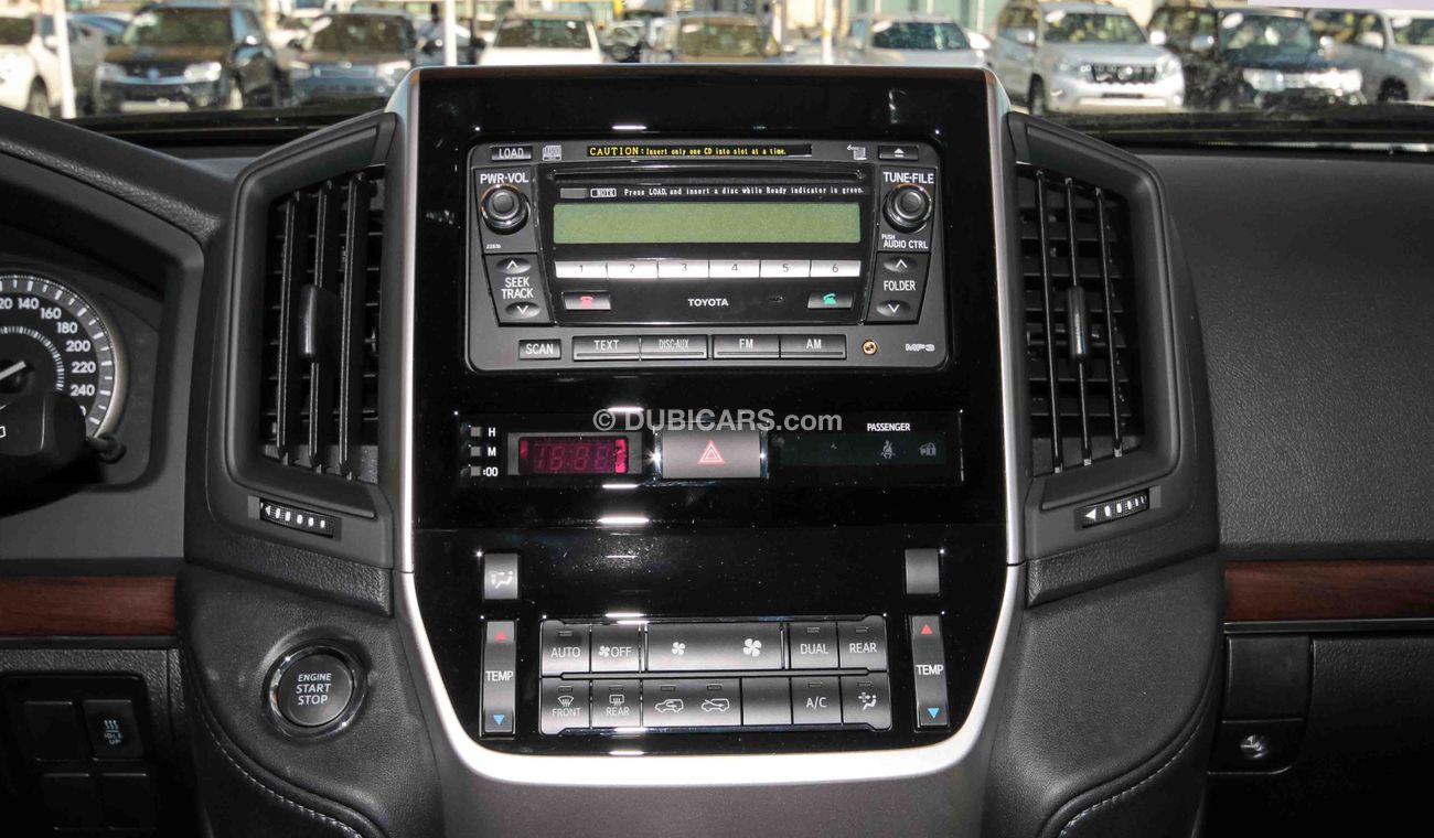 Toyota Land Cruiser GXR V8 Diesel