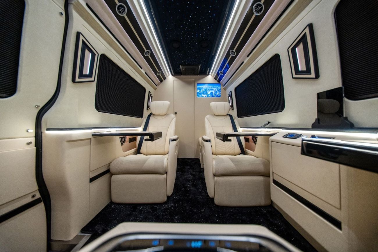 Mercedes Benz Sprinter VIP Sprinter | Премиальный интерьер | Washroom | Smart TVs