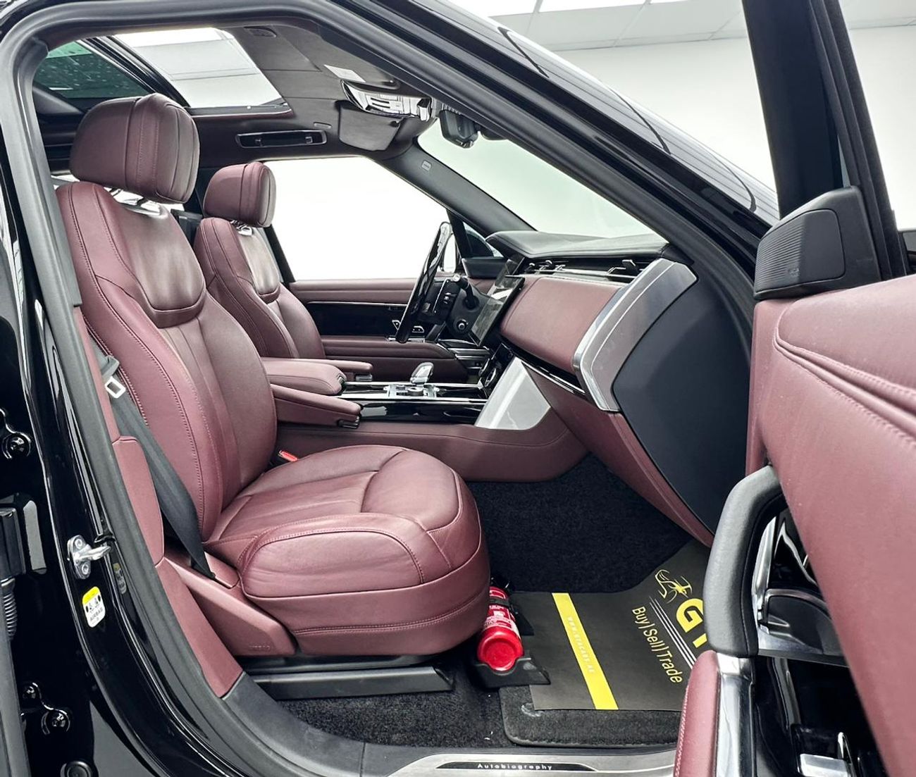 لاند روفر رينج روفر 2023 Range Rover Autobiography P530, 2028 Land Rover Warranty, Land Rover Full Service History, GCC