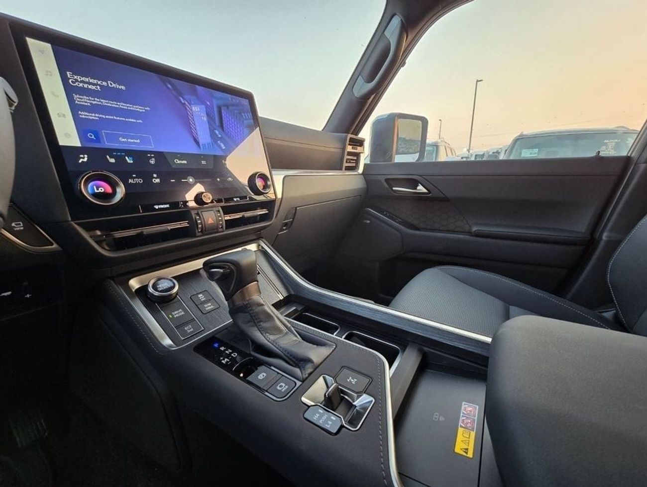 لكزس GX550 Luxury + 6 Seater Full Option  * Export Price *