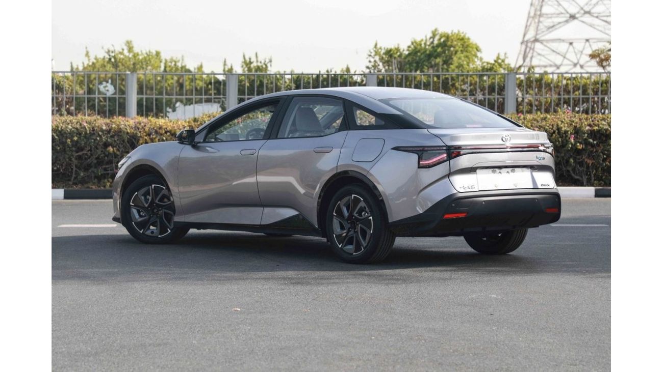 تويوتا bZ3 2024 Toyota bZ3 Elite Pro 517 - Silver inside Brown | Export Only