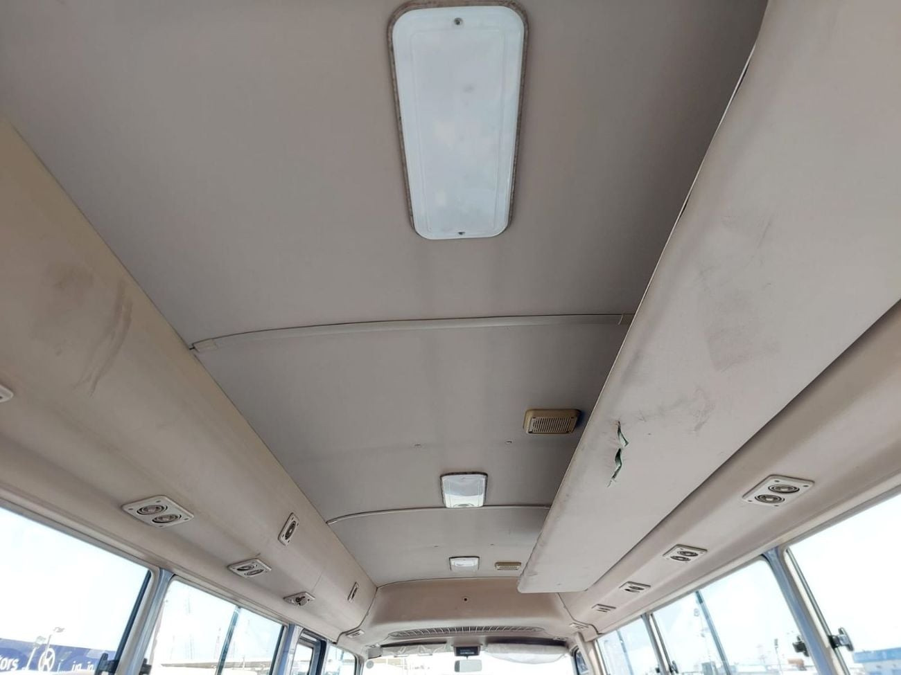 تويوتا كوستر (RAMADAN OFFER) TOYOTA COASTER BUS RHD 1997 MODEL 4.2 L DIESEL AUTOMATIC(PM09832)