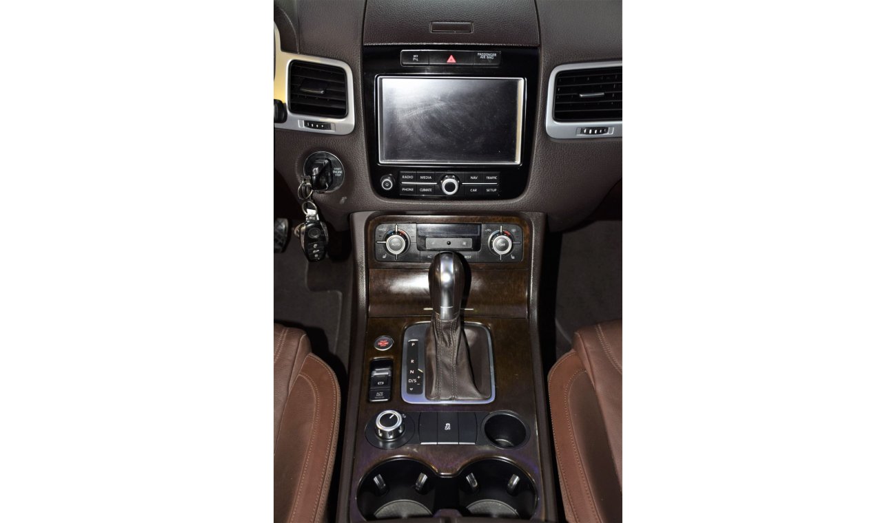 Volkswagen Touareg FULL OPTION PERFECT CONDITION! Volkswagen Touareg 2013 Model!! in White Color! GCC Specs