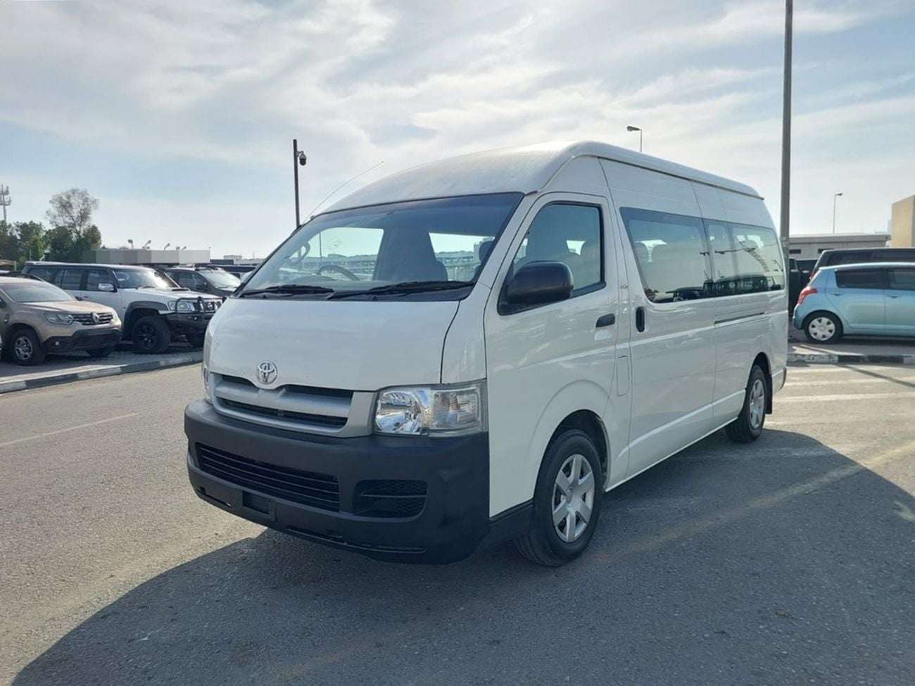 تويوتا هاياس TOYOTA HIACE COMMUTER VAN RHD 2006 MODEL 2.5 L DIESEL MANUAL(PM15390)