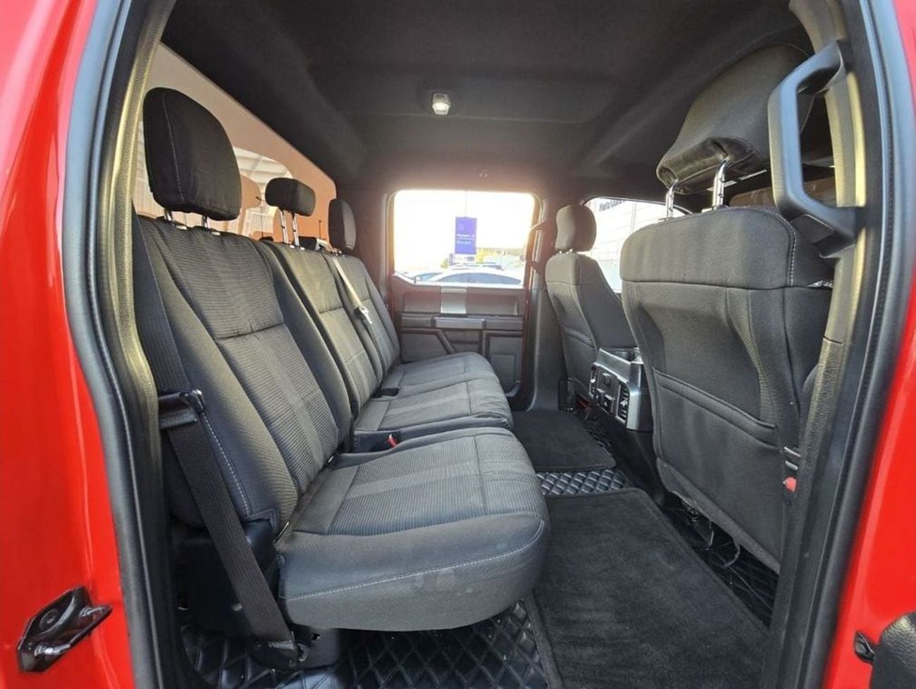 Ford F 150 XLT 5.0L (396 HP) FORD F-150 2017 GCC V8 PERFECT CONDITION