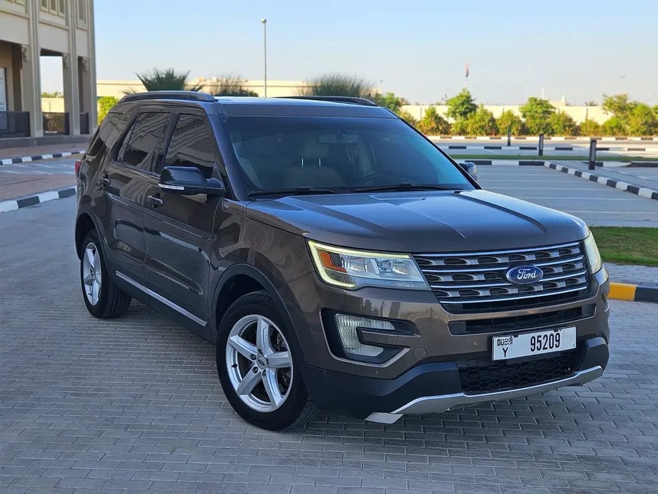 فورد إكسبلورر GCC XLT Full Option Top With Panoramic Roof Premium Condition Single Owner SUV