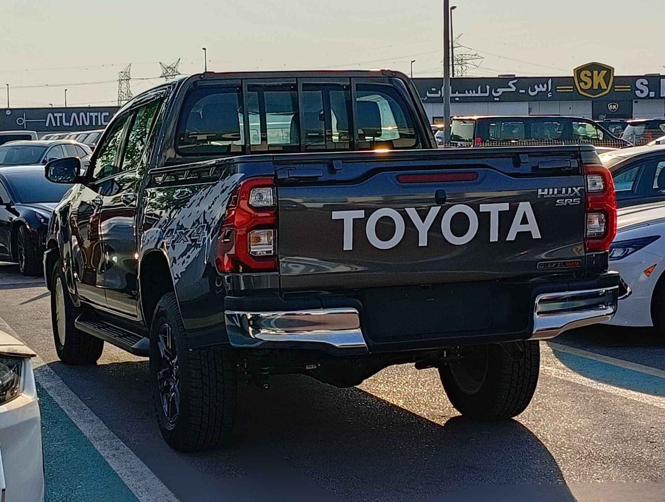 تويوتا هيلوكس Wide Body, 2.4L Diesel, 4X4, M/T, Power lock / Windows / DVD CAM (CODE # HDDWMM2)