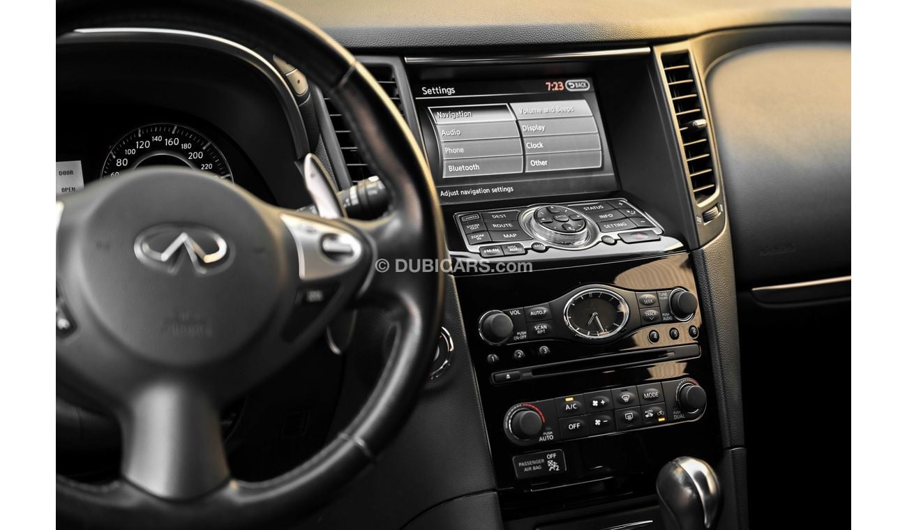 Infiniti QX70 S | 2,054 P.M  | 0% Downpayment | Perfect Condition!