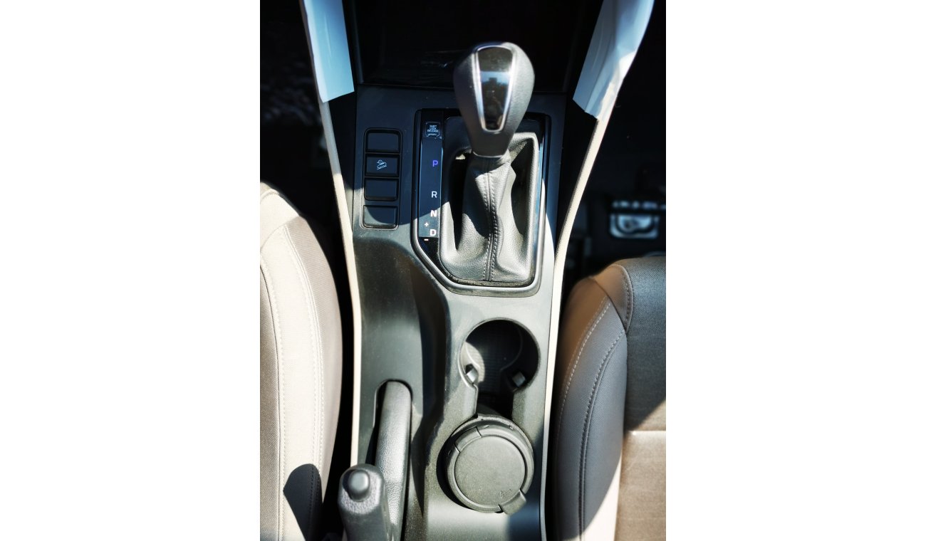 Hyundai Tucson 2.0L, 17' Alloy Rims, Air bag, LED Fog Lights, Power Steering with MultiFunction, CODE-HTGY20