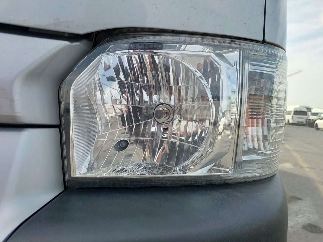 Toyota Hiace (RAMADAN OFFER) TOYOTA HIACE VAN RHD 2015 MODEL 3.0 L DIESEL AUTOMATIC(PM16503)