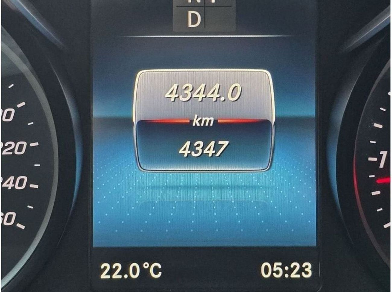 مرسيدس بنز V 250 Std 2.1L