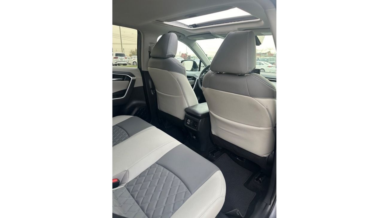 Toyota RAV4 TOYOTA RAV4 Hybrid XLE