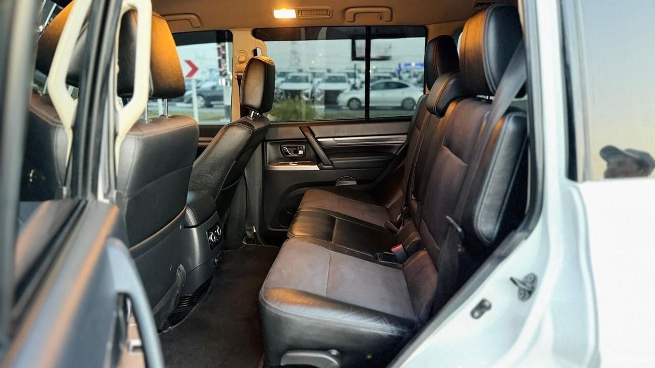 Mitsubishi Pajero 2016 | SIGNATURE BODY KIT | RHD | 3.2L DIESEL ENGINE | AUTOMATIC TRANSMISSION | ELECTRIC SEAT | REAR