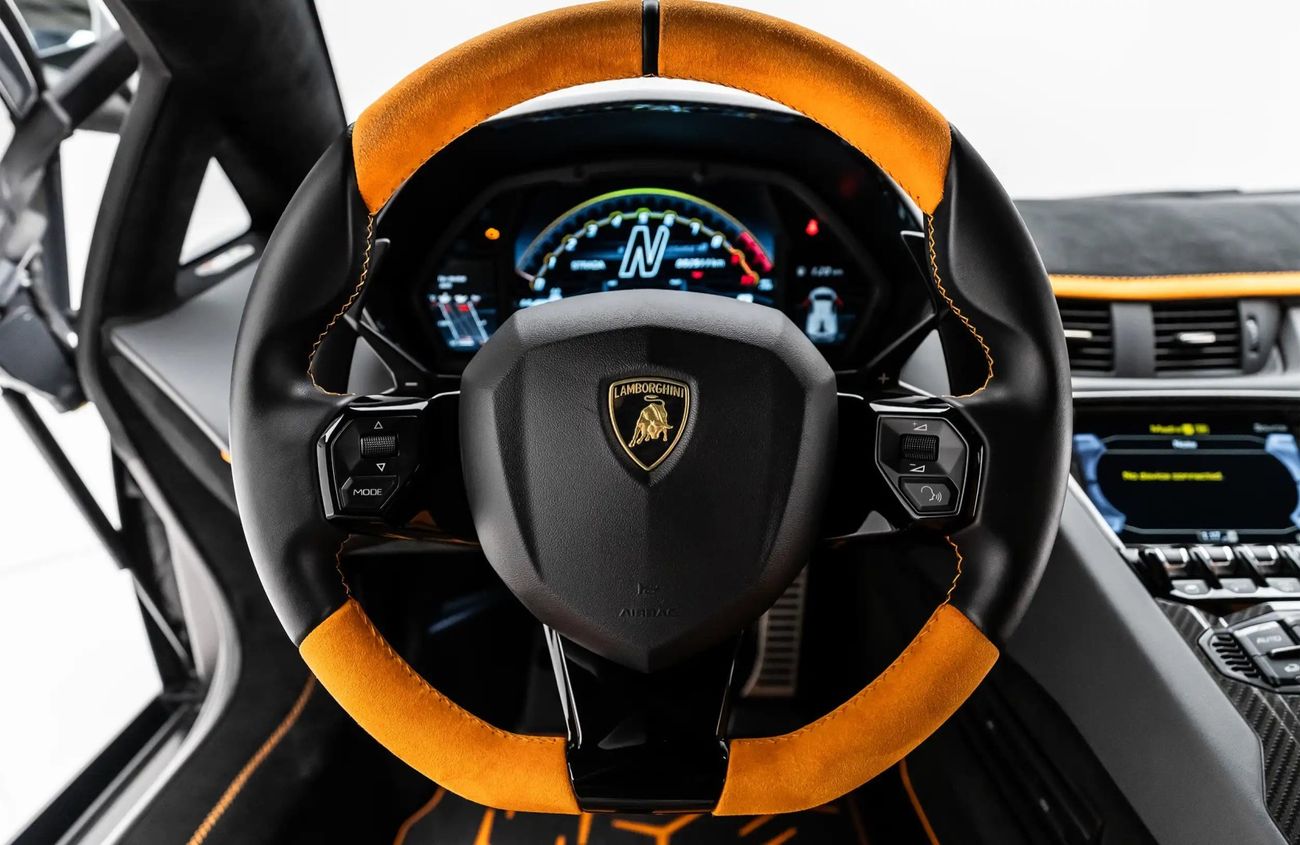 لامبورغيني أفينتادور 6.5L 12 Cylinder Naturally Aspirated Engine