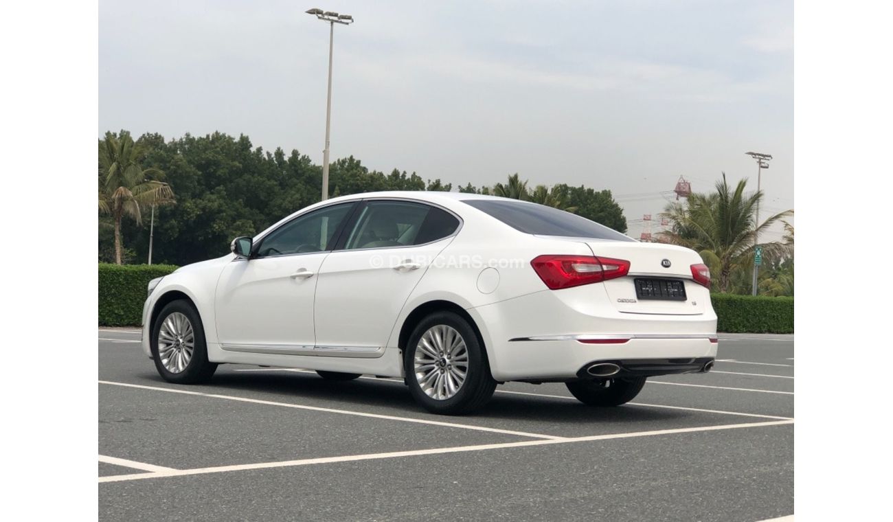 Kia Cadenza EX MODEL 2015 GCC CAR PERFECT CONDITION INSIDE AND OUTSIDE 2keys
