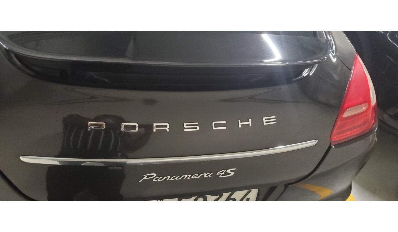 Porsche Panamera 4S