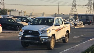 تويوتا هيلوكس 2026 TOYOTA HILUX D/C 2.7L AT FULL OPTION (OMAN SPECS GLX)